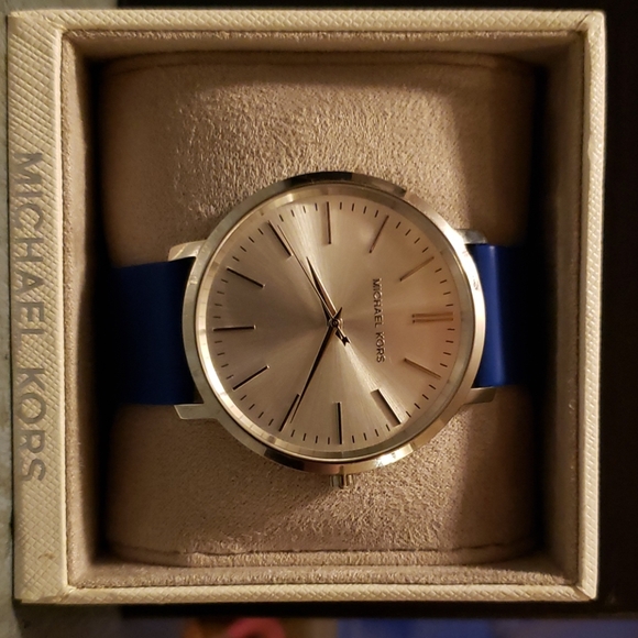 MK Watch - Picture 2 of 2